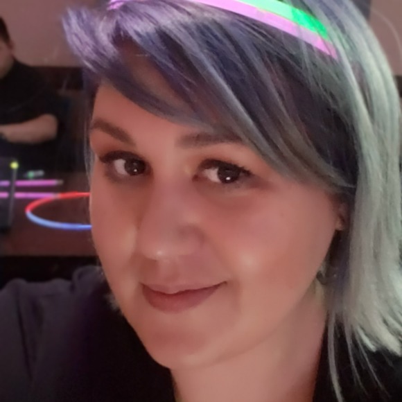 Meet your Posher, Monica - Picture 1 of 1